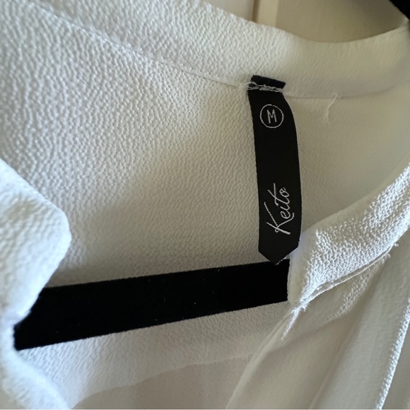 Chiffon tunic, long sleeves, pin tuck front. Size L. - Picture 5 of 5